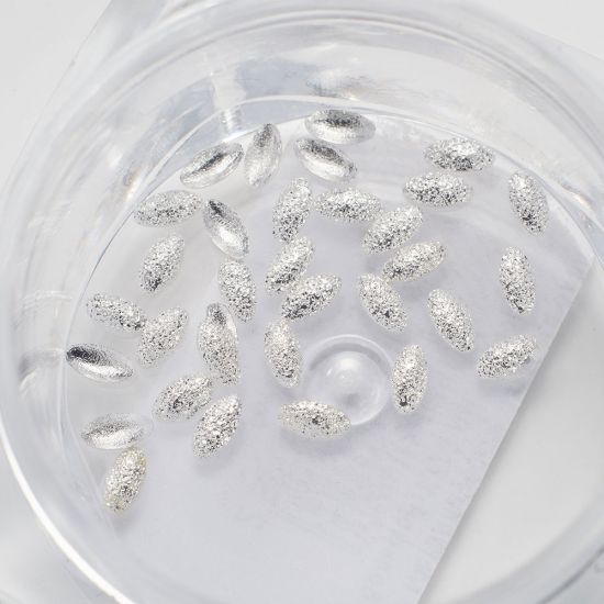 Komilfo Metal rivets oval large 1.5 * 3 mm, silver Komilfo Metal rivets oval large 1.5 * 3 mm, silver