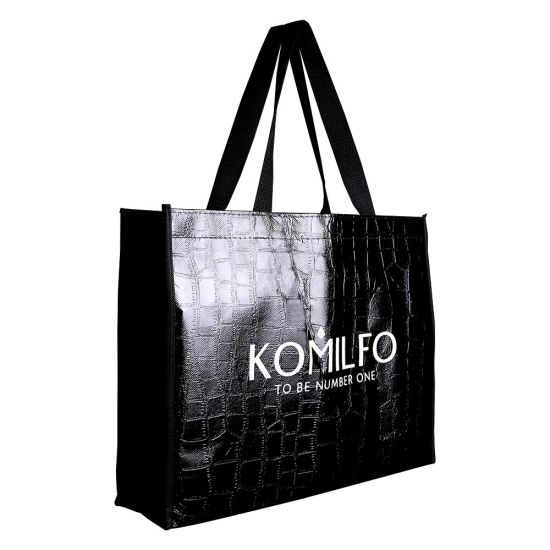 Сумка Komilfo 39*29*10 см черная ламинированная, змея Сумка Komilfo 39*29*10 см черная ламинированная, змея